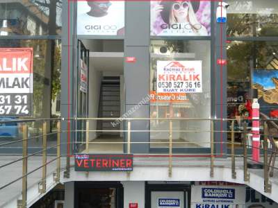 Acıbadem Caddesinde, Düz Ayak, İskanlı, Asma Katlı 35 M 22