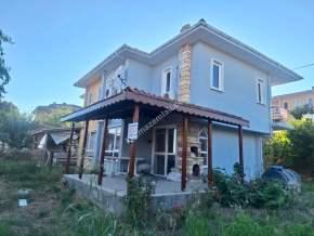 Burhanlıda Boğaz Manzaralı Eşyalı Satılık Villa