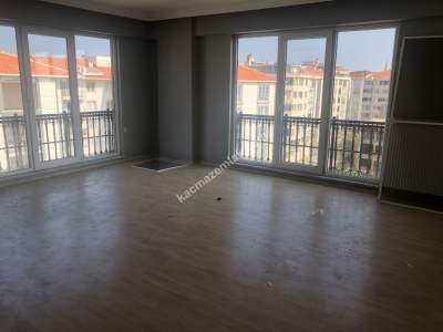 Hastahaneye, Denize Ve Okullara Yakın Kiralık 3+1 Daire 12