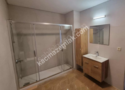 Feneryolu'nda 4 + 1 Ferah Çok İyi Lokasyon Da Kiralık 9