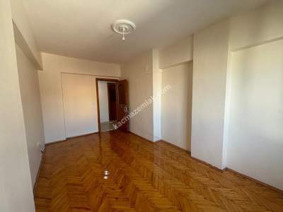 Maltepe Bağlarbaşında Oldukça Geniş Kiralık 3+1 Daire 12