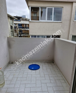 Küçükyalı Mektepte Mantolamalı Binada 3+1 Daire 24