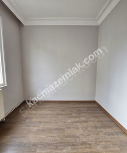 Küçükyalı Mektepte Mantolamalı Binada 3+1 Daire 7