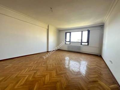 Altıntepe Sahilde Deniz Manzaralı 180M2 3+2 Dubleks 4