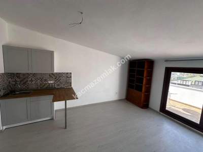 Altıntepe Sahilde Deniz Manzaralı 180M2 3+2 Dubleks 24