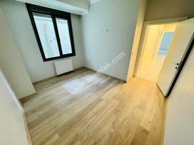 Küçükyalı Çınar, Müstakil Teraslı, Otoparklı, Sıfır 2+1 19