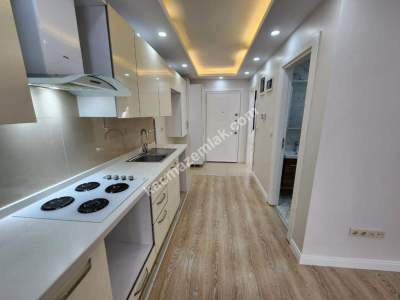 İdealtepe'de Ulaşıma Yakın Teraslı Otoparklı 45M² 1+1! 2