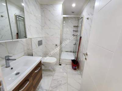 İdealtepe'de Ulaşıma Yakın Teraslı Otoparklı 45M² 1+1! 22