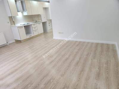 İdealtepe'de Ulaşıma Yakın Teraslı Otoparklı 45M² 1+1! 7