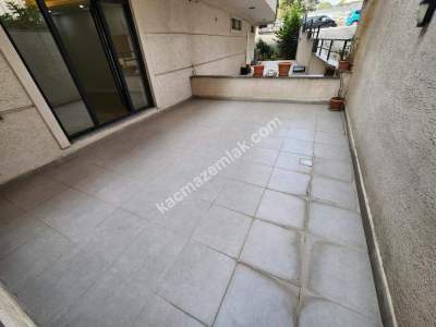 İdealtepe'de Ulaşıma Yakın Teraslı Otoparklı 45M² 1+1! 12