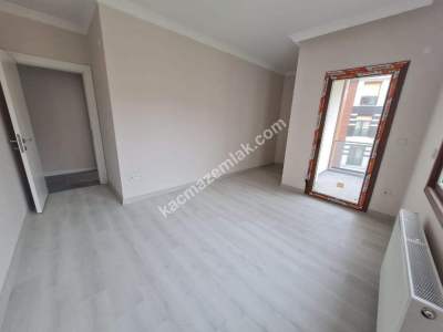 İdealtepe'de Ön Cephe Arakat 2+1 Sıfır Daire 21