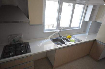 Çamlık Sahilde Katta Tek 160M2 3,5 +1 16