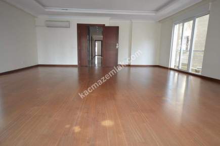 Çamlık Sahilde Katta Tek 160M2 3,5 +1 9