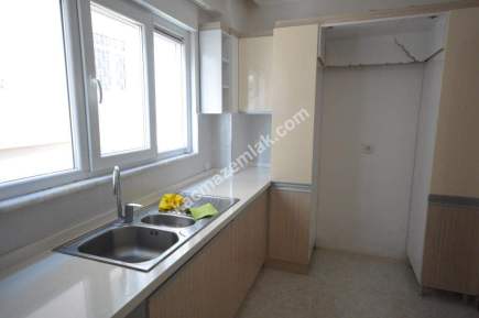 Çamlık Sahilde Katta Tek 160M2 3,5 +1 14