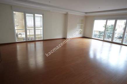 Çamlık Sahilde Katta Tek 160M2 3,5 +1 6