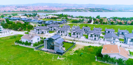 Ankara Gölbaşı Karşıyaka Mah. Lüks Villa Satılık 3