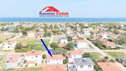 Biga Çeşmealtı Denizatı Sitesinde Satılık Bahçeli Villa 2